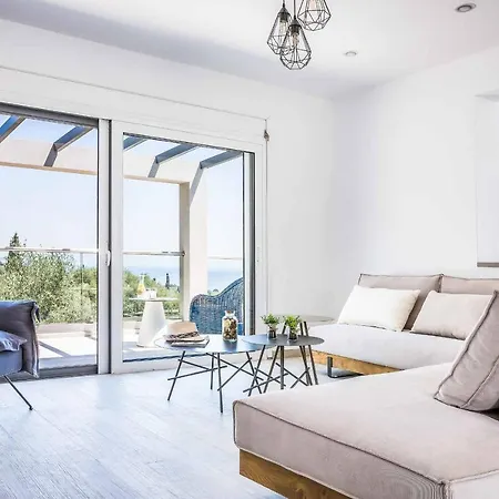 Aris Villa *